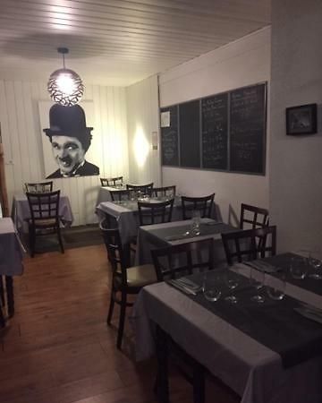 Hotel La Tour D'Auvergne Pont-lʼAbbé Kültér fotó