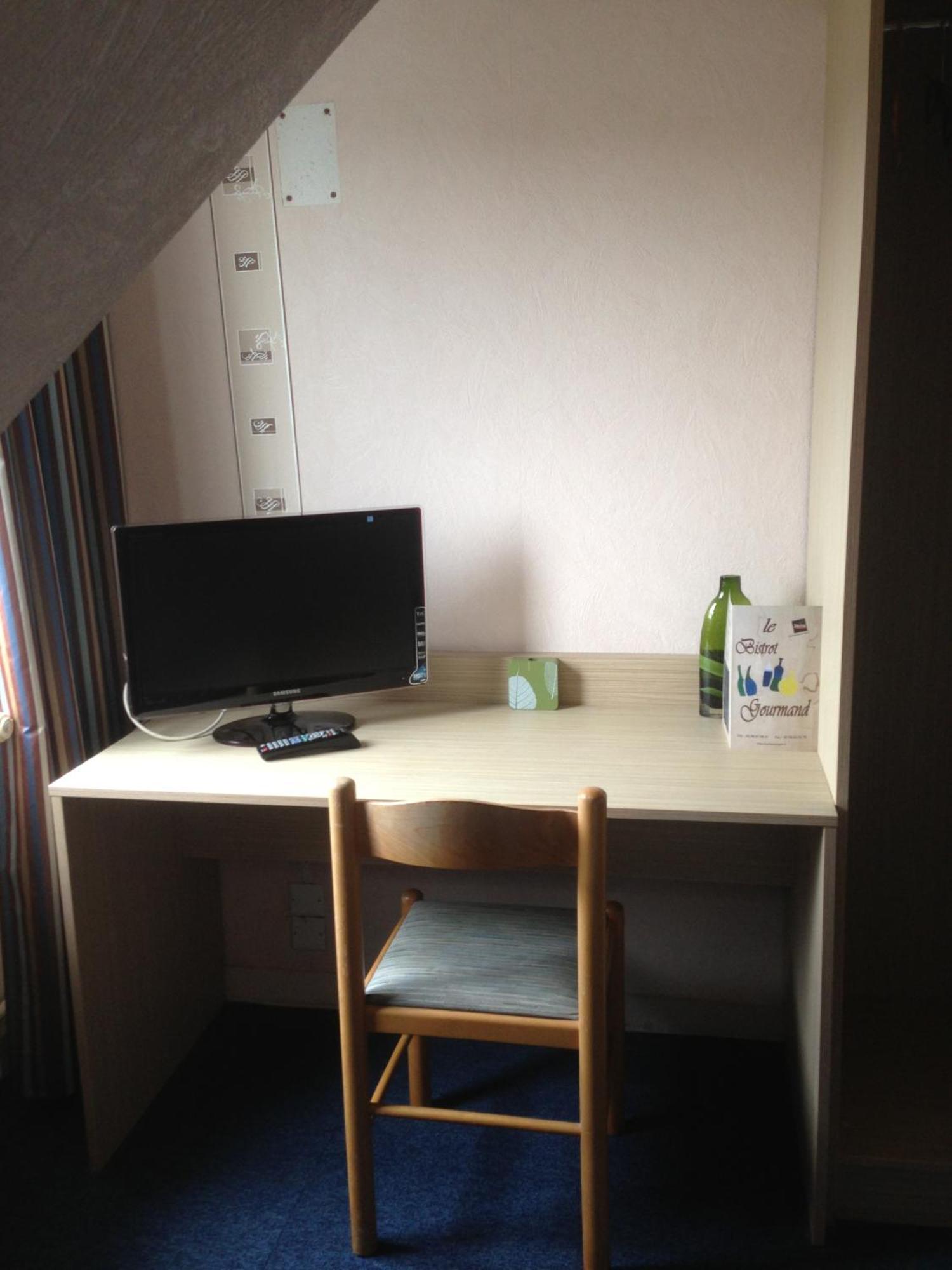 Hotel La Tour D'Auvergne Pont-lʼAbbé Kültér fotó